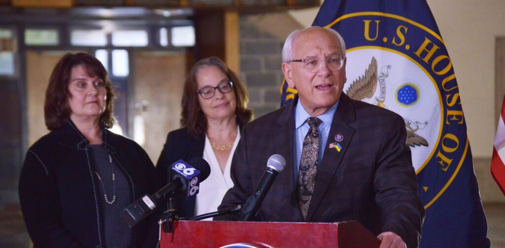 Congressman Tonko visits site of ESYO’s Center for Musical Youth