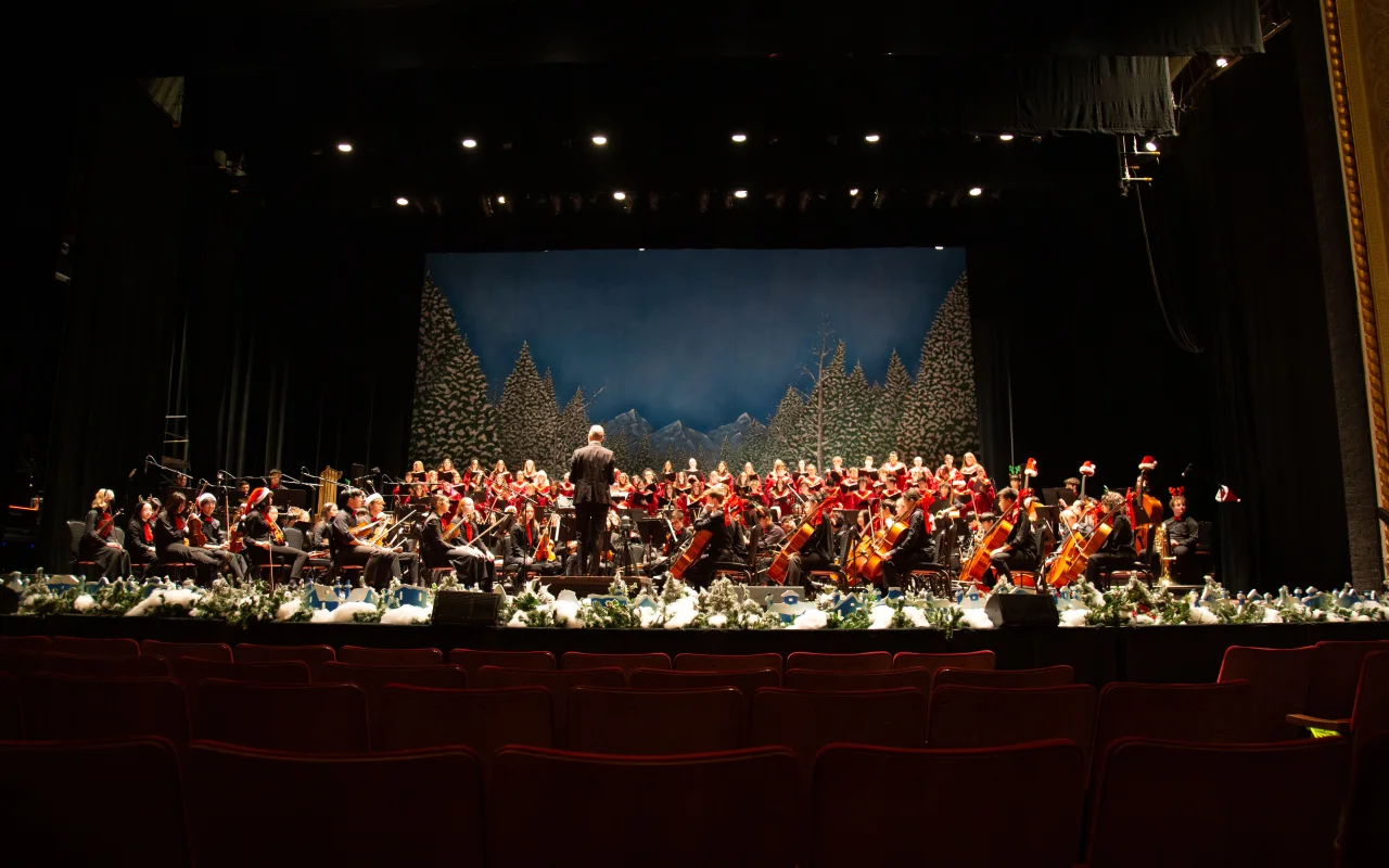 Melodies Of Christmas Featuring Esyo Symphony Orchestra & Melodies Of 